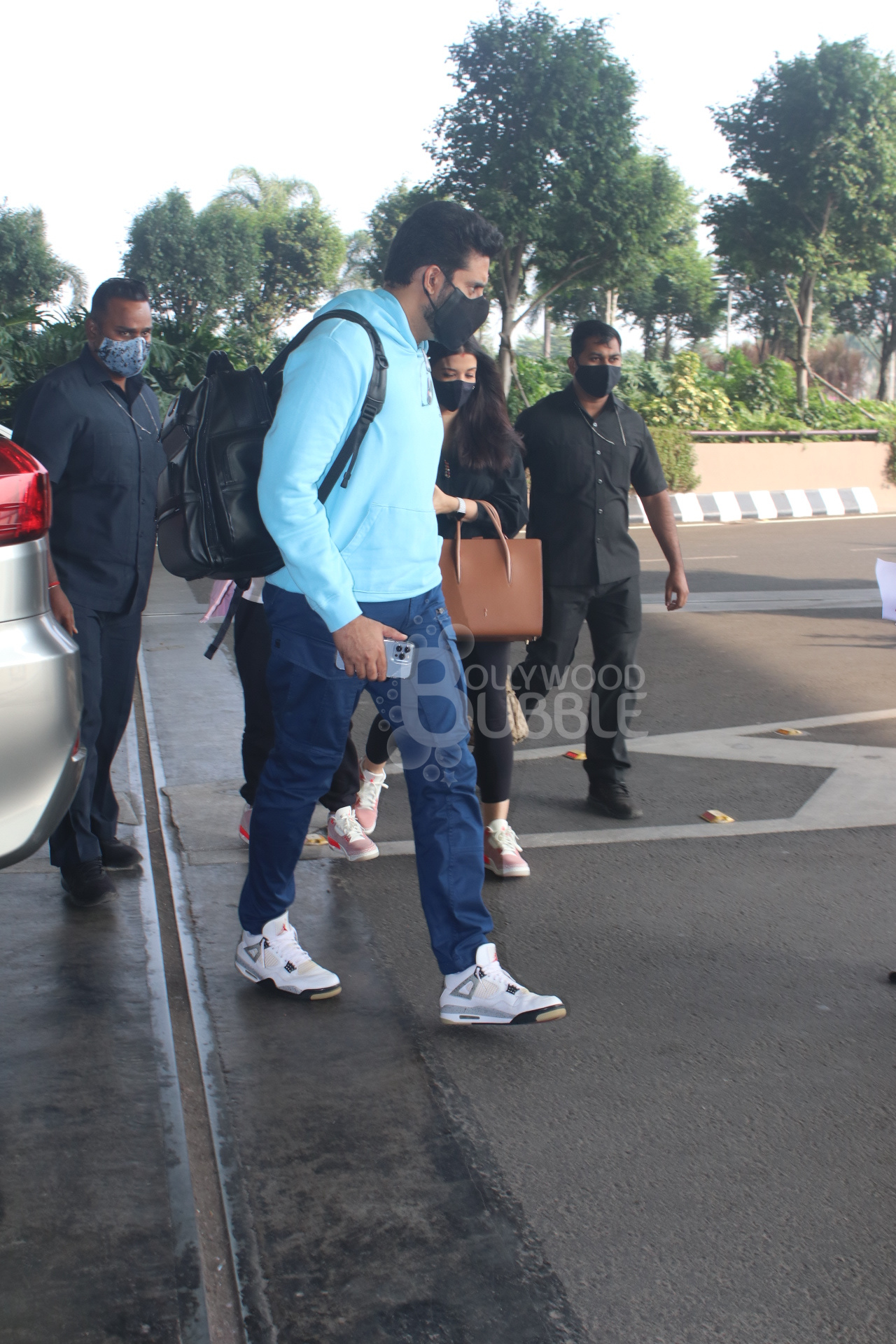 abhishek bachachan spotted, aishwarya rai spotted, bollywood airport diaries,
