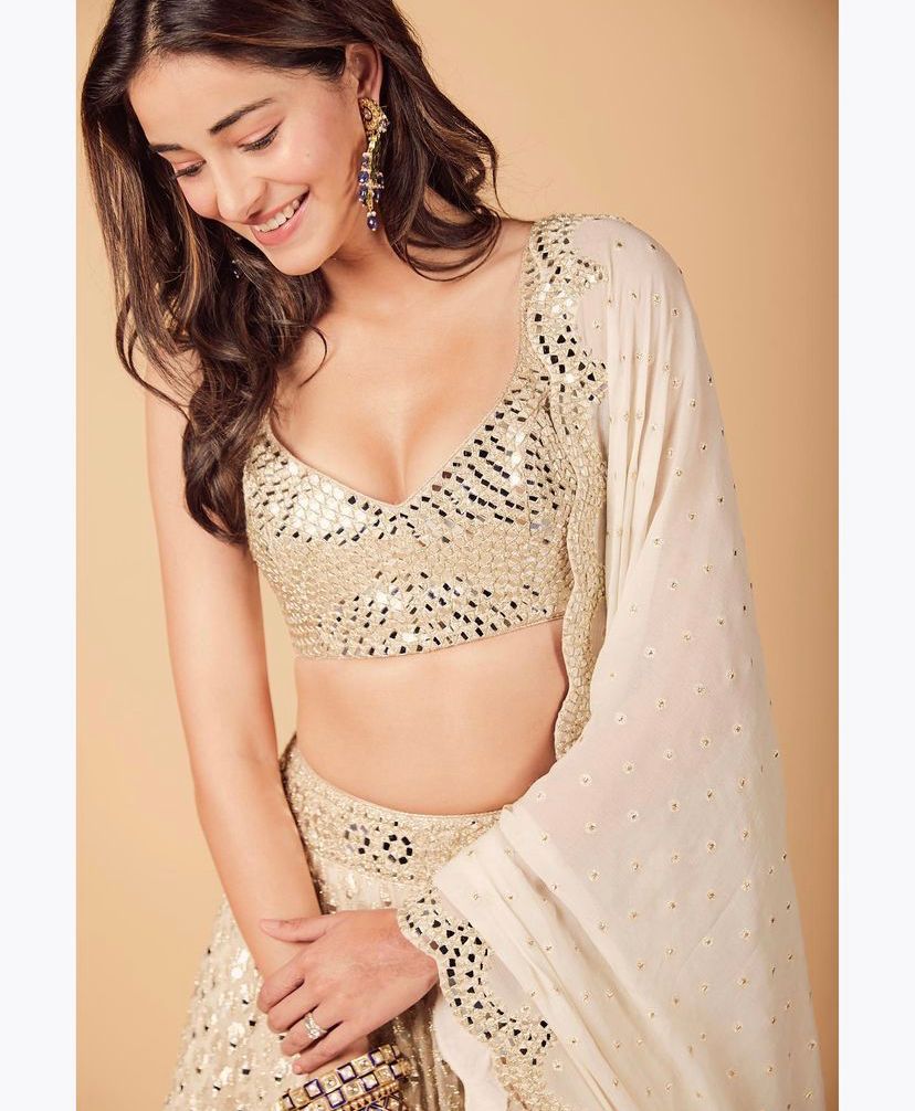 ananya panday, ananya pandey hot, ananya panday diwali looks, ananya panday diwali, ananya panday ethnic looks, diwali 2021,