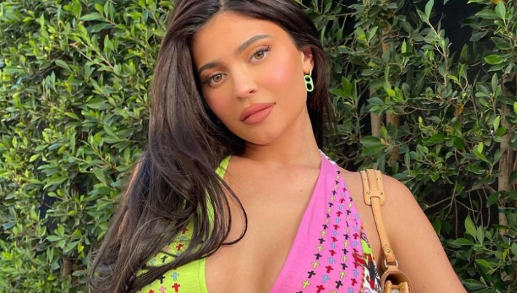 Kylie Jenner becomes FIRST woman to gain 300 million followers on Instagram