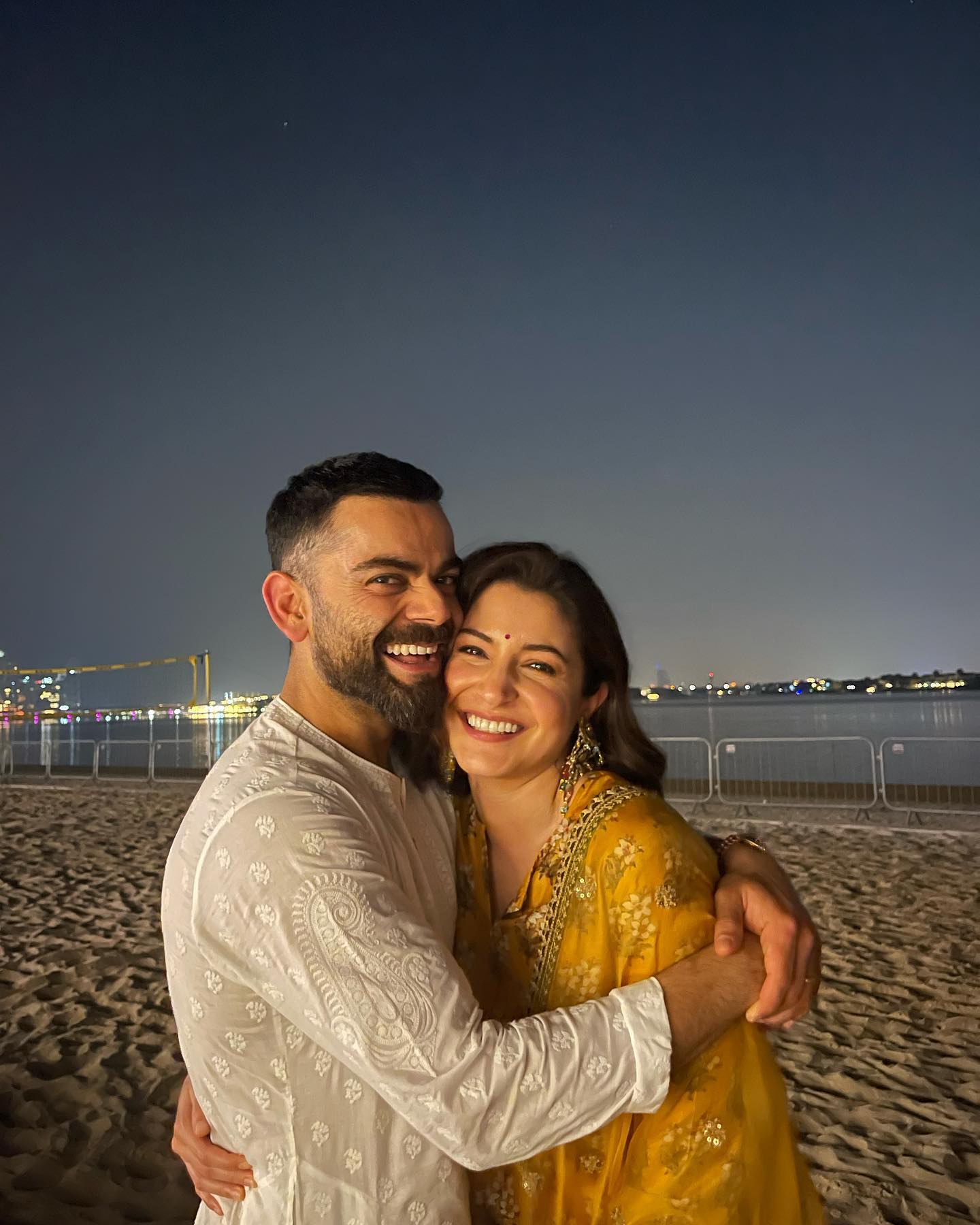 happy hug day 2022, happy hug day, valentine day 2022, virat kohli, anushka sharma,