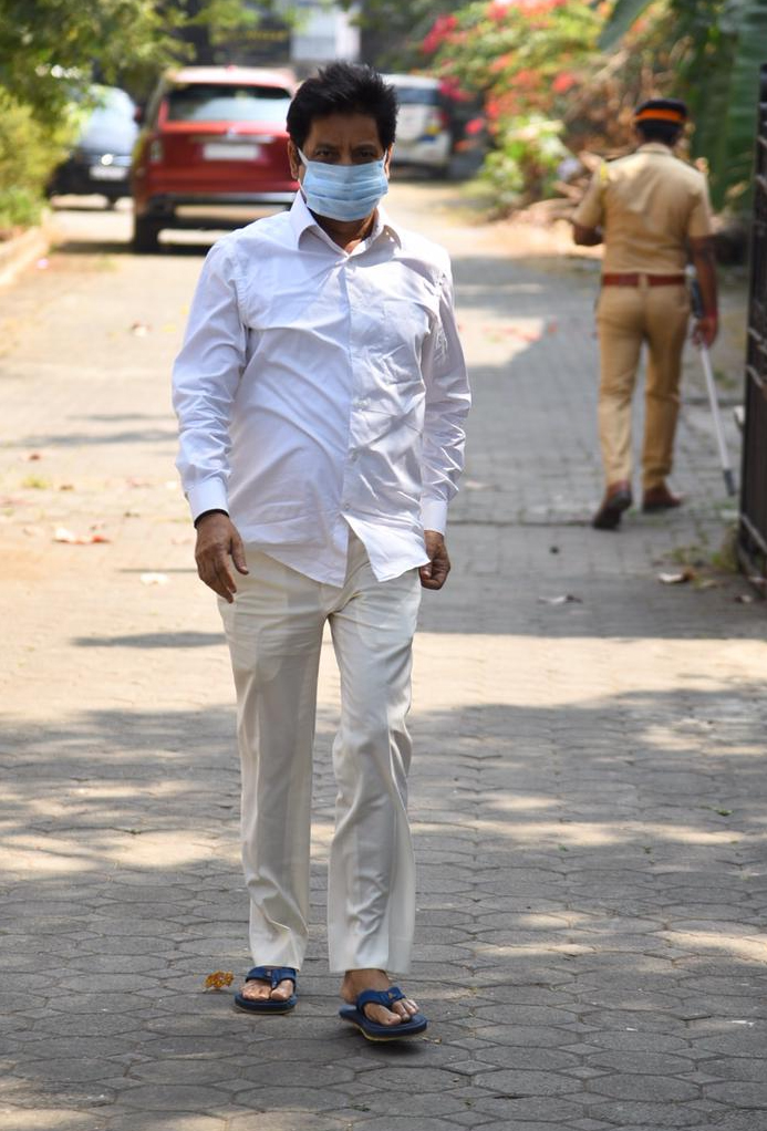 baapi lahiri, bappi lahiri death, udit narayan,