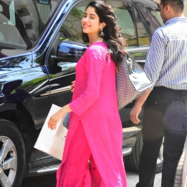 Janhvi Kapoor, Janhvi Kapoor bags, Janhvi Kapoor expensive bags, Janhvi Kapoor expensive things