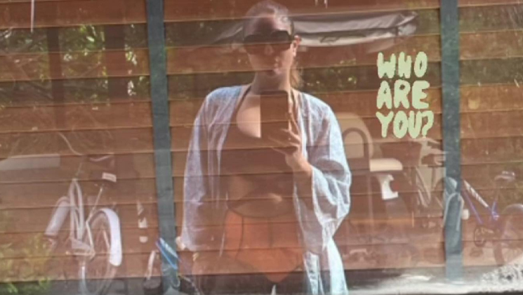 kareena kapoor photos, kareena kapoor hot, saif ali khan,