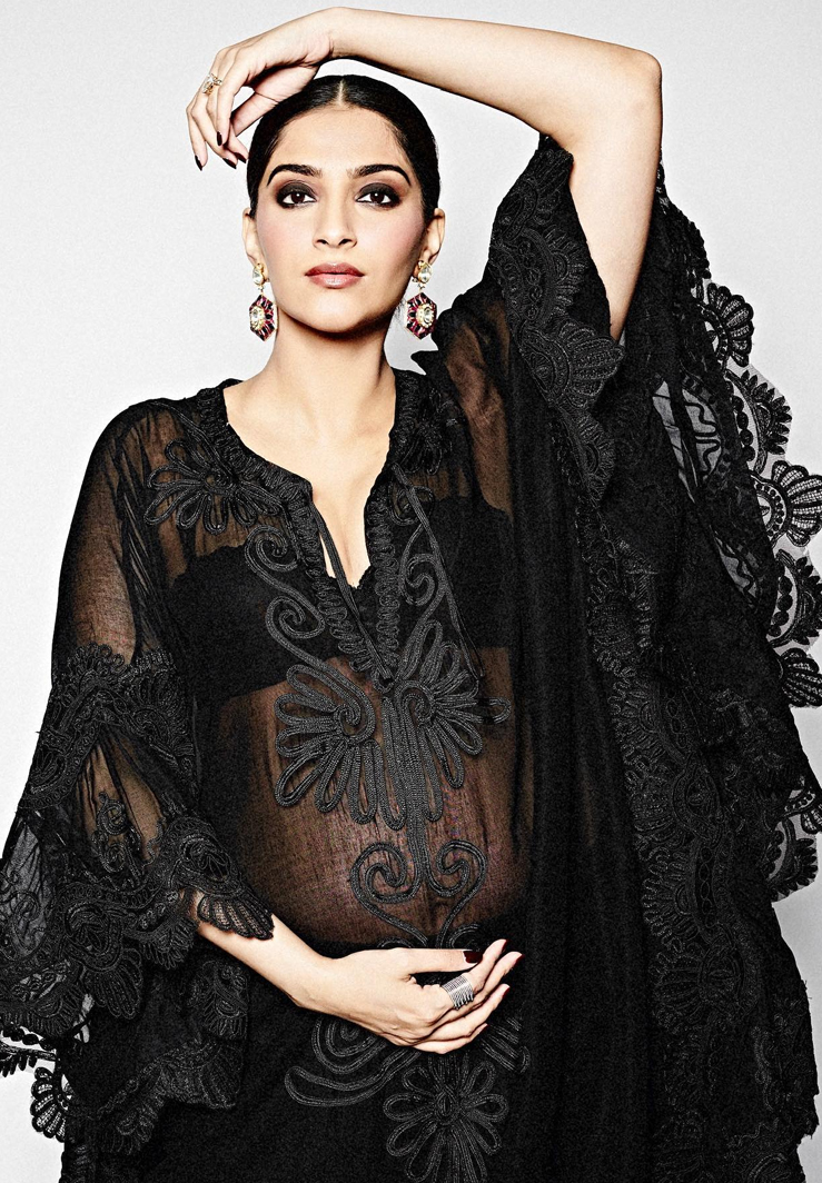 Sonam Kapoor, Sonam Kapoor pregnant, sonam kapoor kaftan style, bollywood actress kaftan style