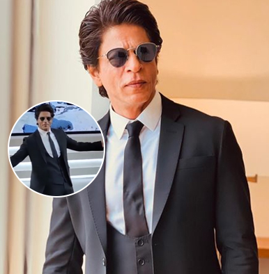 Shah Rukh Khan sends fans into a frenzy as he strikes his signature pose at an event- WATCH