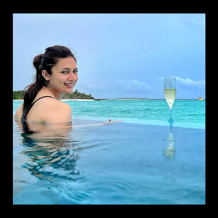 Divyanka Tripathi chills in the pool