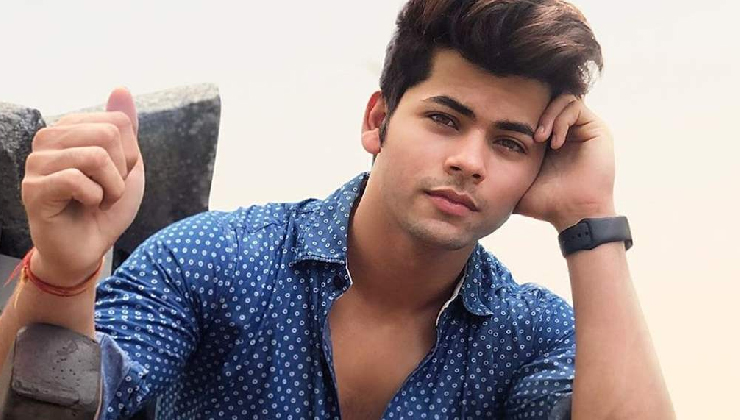 Siddharth Nigam surprises fans with 13 BACKFLIPS in 13 seconds- Watch
