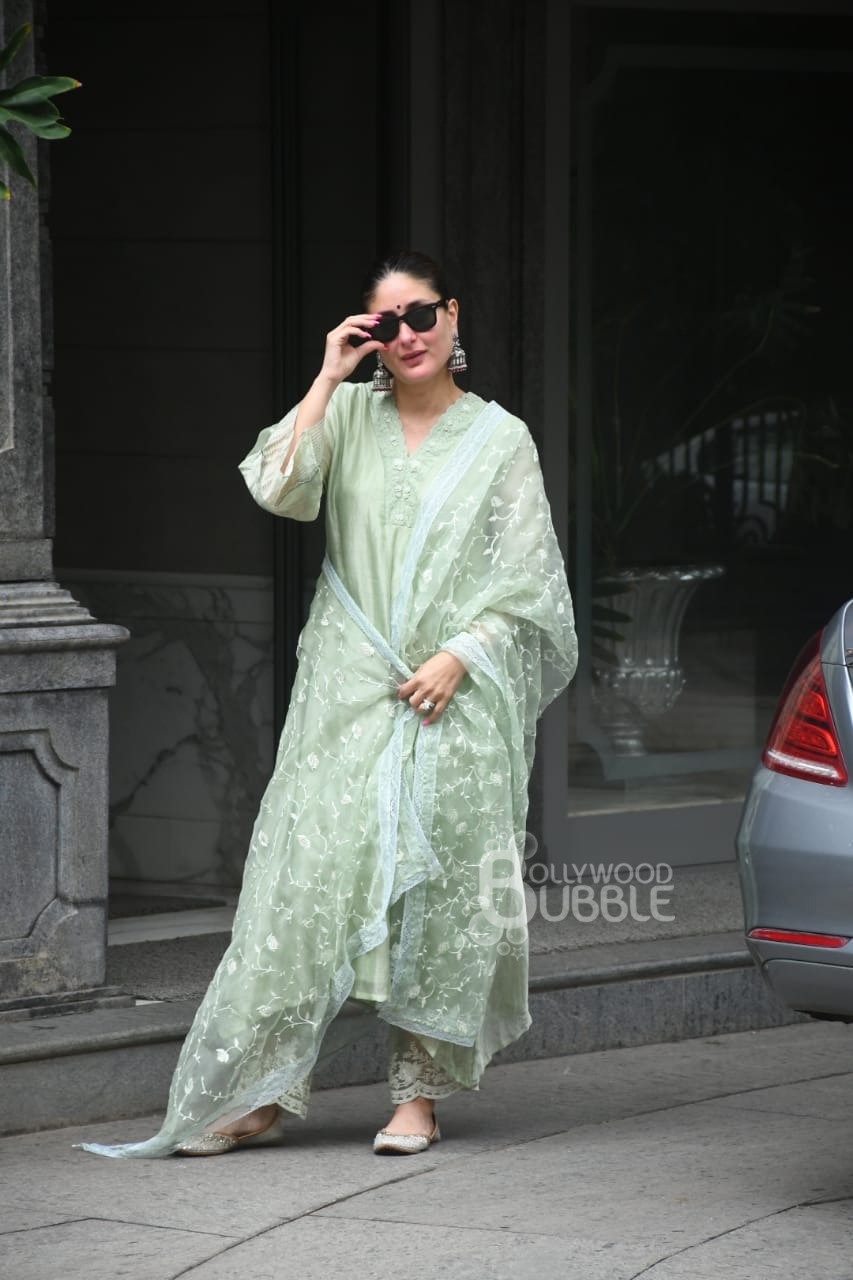 Kareena looks elegant in salwar suit