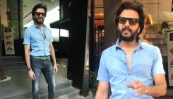 Riteish Deshmukh jokes 'Give me Rs 5 atleast' as paps ask him to pose for photos-WATCH