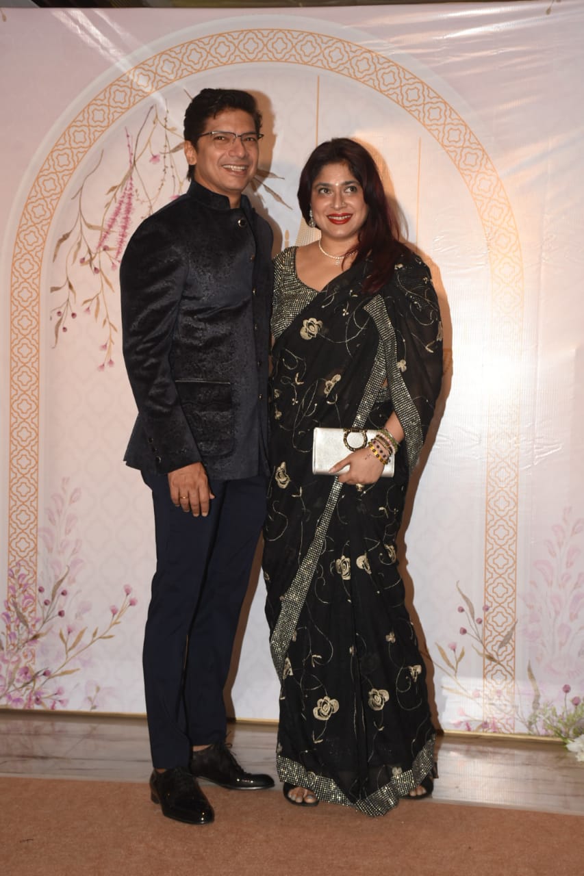 Shaan with wife