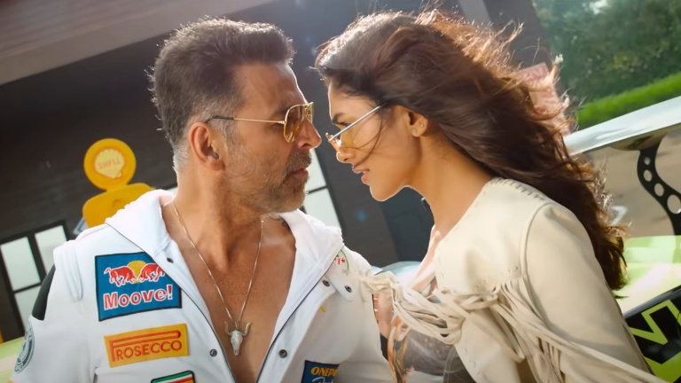 akshay kumar, mrunal thakur, selfiee, akshay kumar selfiee