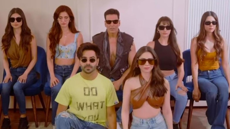 akshay kumar, nora fatehi, disha patani, mouni roy, sonam bajwa