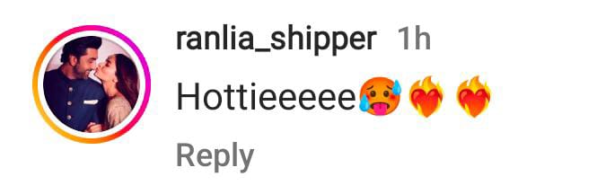 Fans-showers-Ranbir-Kapoor-with-compliment