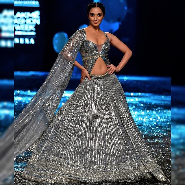 Kiara-advani-in-a-metallic-lehenga