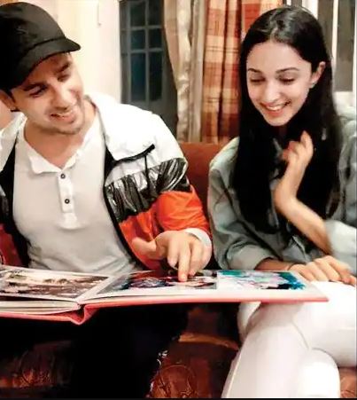 This candid yet cute moment of Sidharth and Kiara is heartwarming
