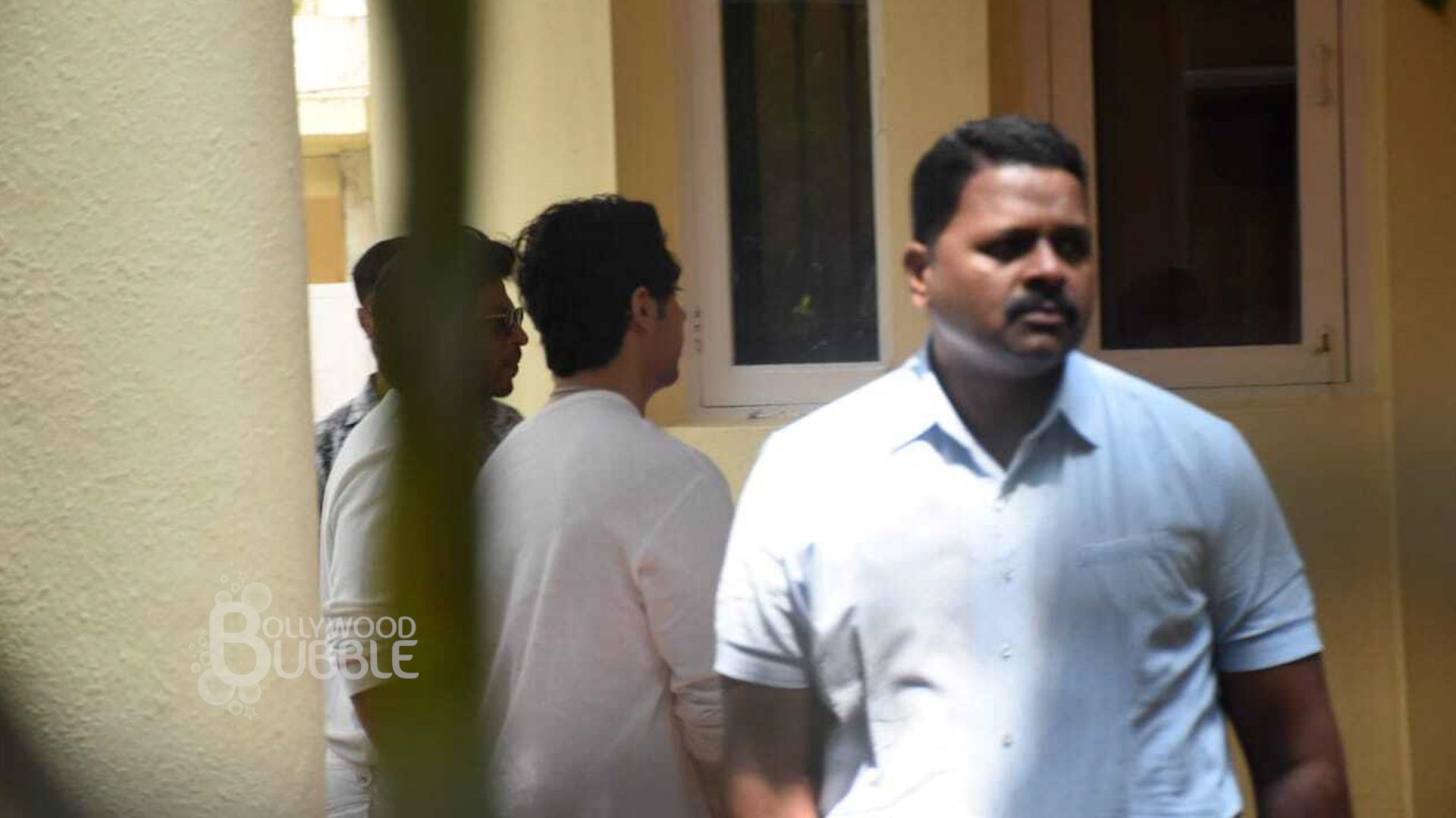 Shah-Rukh-Khan-with-son-Aryan-Khan