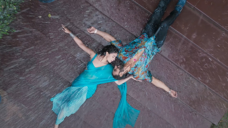 Alia-Bhatt-in-turquoise-saree-1