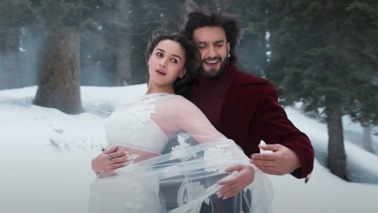 rocky aur rani kii prem kahaani, alia bhatt in white saree, ranveer singh