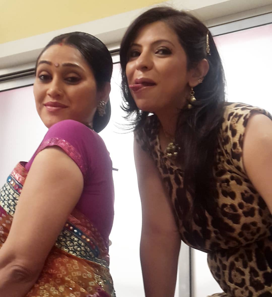 Disha-vanaki-and-jennifer-mistry-on-the-sets-of-TMKOC