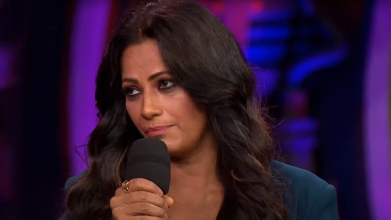 aaliya siddiqui bigg boss ott 2 contestant cries on divorce