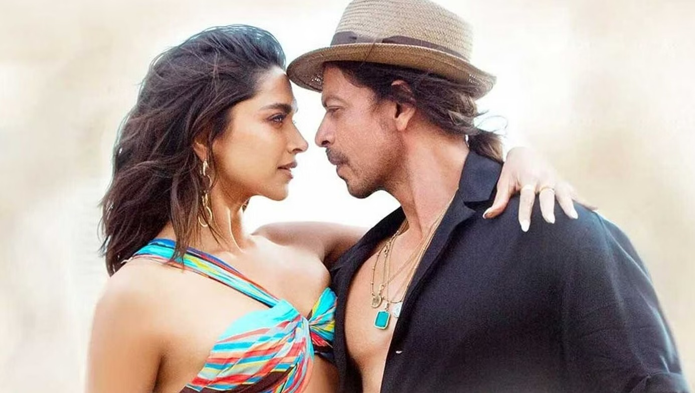 Deepika-Padukone-and-Shah-Rukh-Khan-in-Pathaan