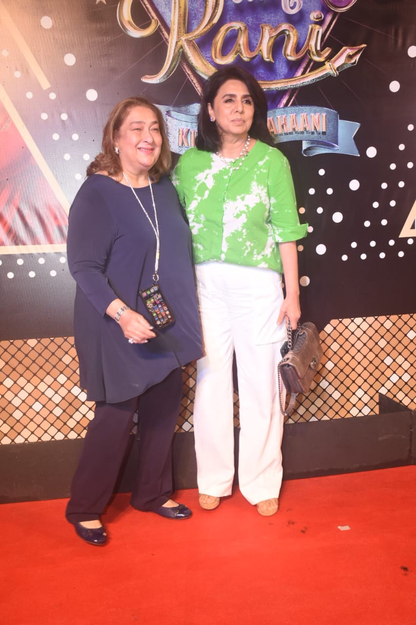 Neetu Kapoor poses with Reema Jain