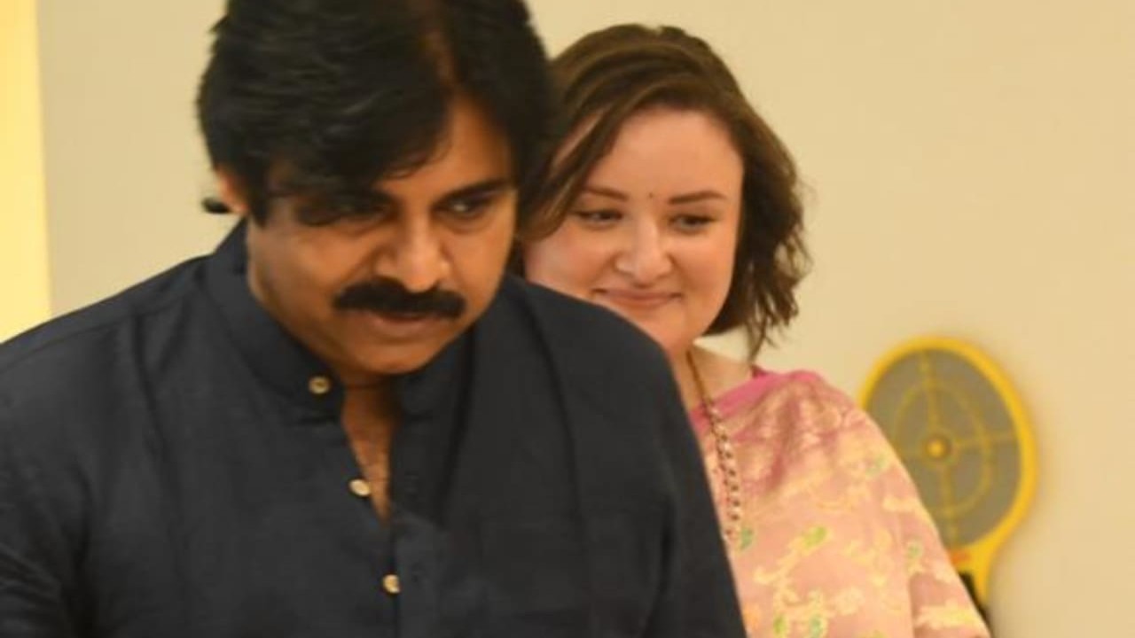 Pawan-Kalyan-and-his-wife-Anna