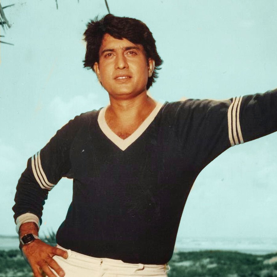 Ravindra Mahajani found dead in his apartment