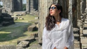 sara ali khan in traditional white kurti