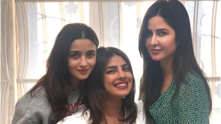 jee le zaraa delay, jee le zaraa