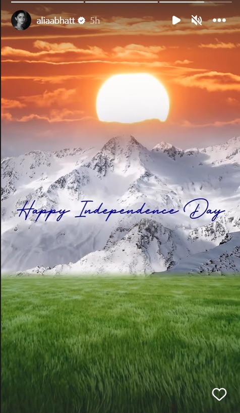 Alia Bhatt wishes fans on Independence Day