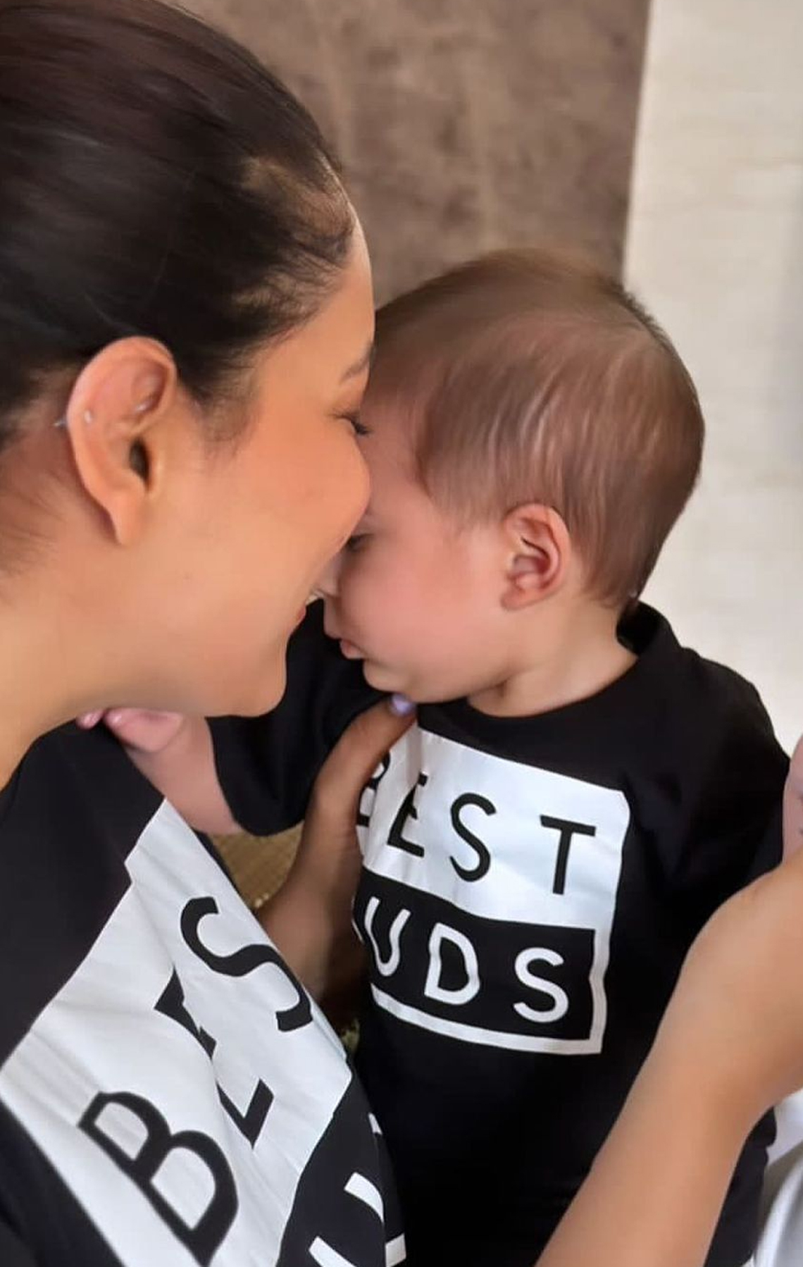 Bipasha showers ‘only kisses’ at Baby Devi