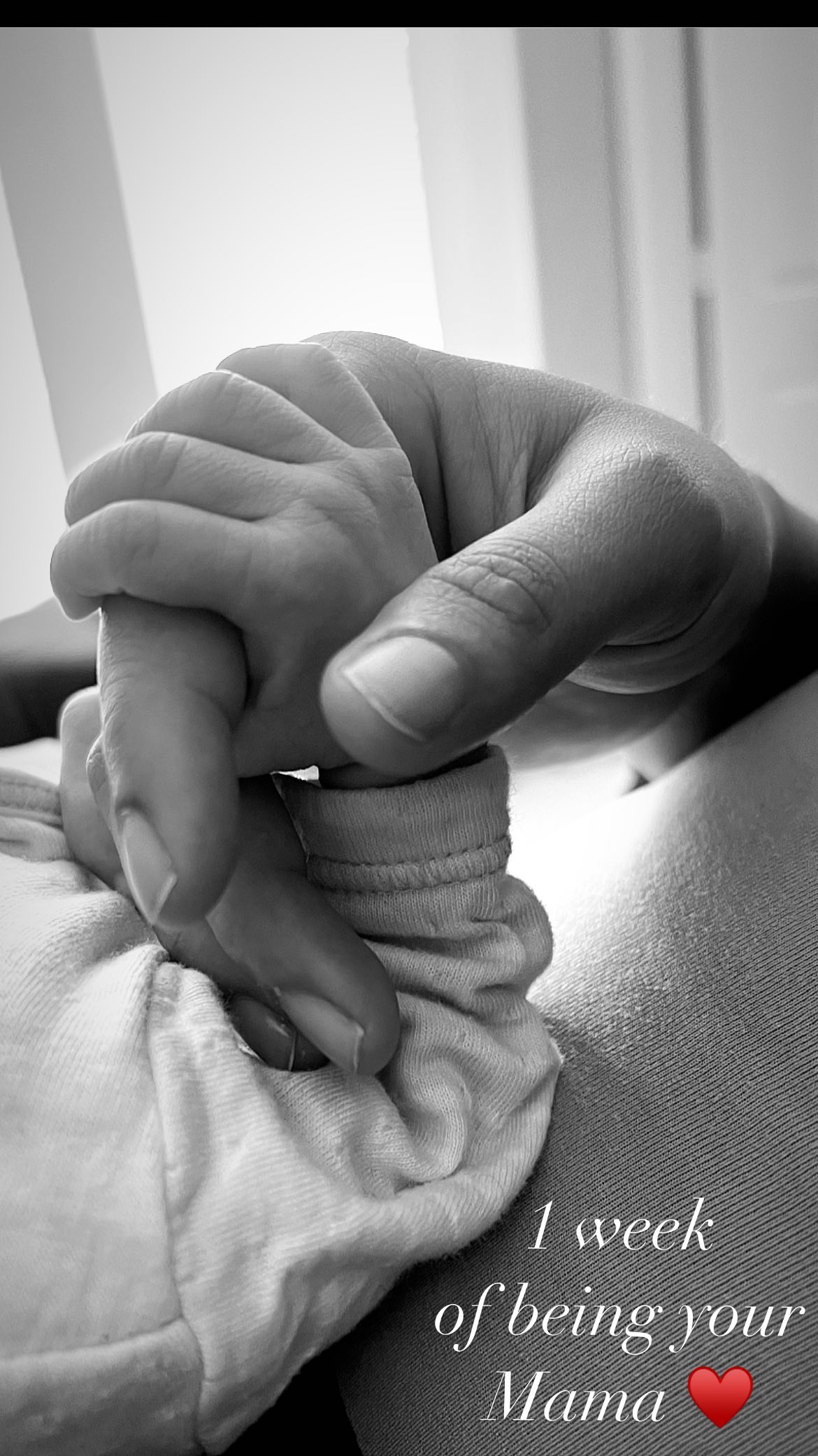 Ileanan D'Cruz shares ann adorable photo holding her newborn's hand