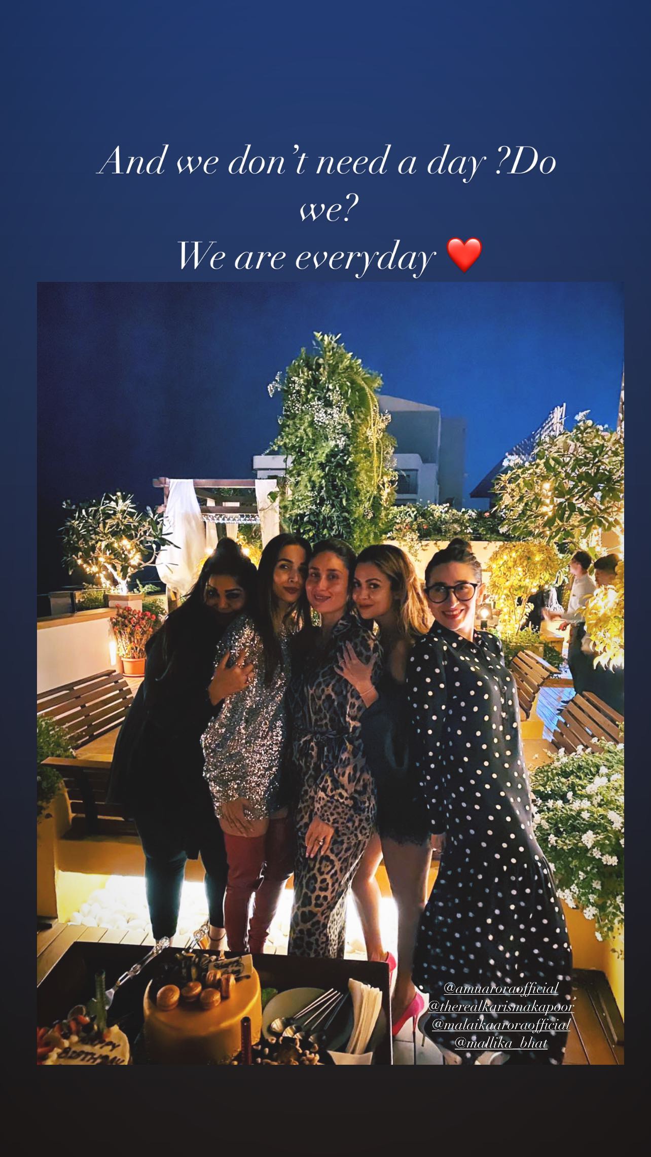Kareena Kapoor Khan shares a picture with her girl gang