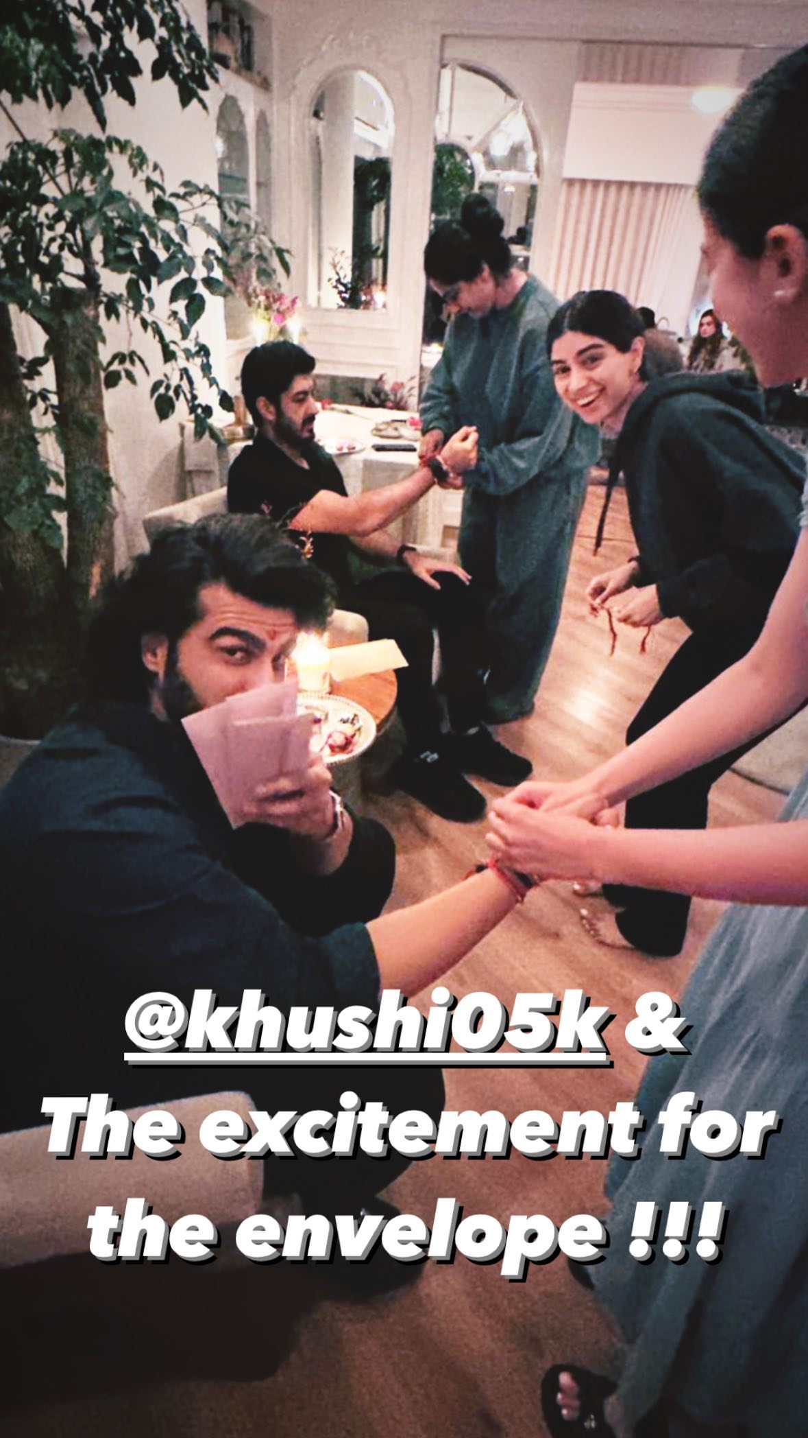 Khushi-Kapoor-eagerly-awaits-for-Raksha-Bandhan-present