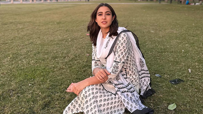 sara ali khan,