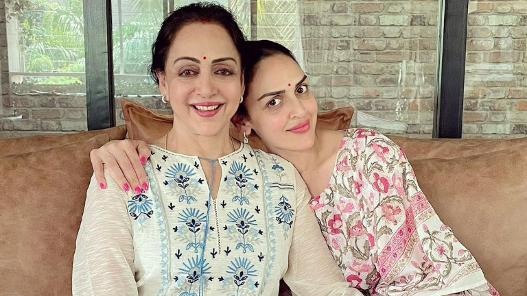 hema malini, esha deol, esha deol mother