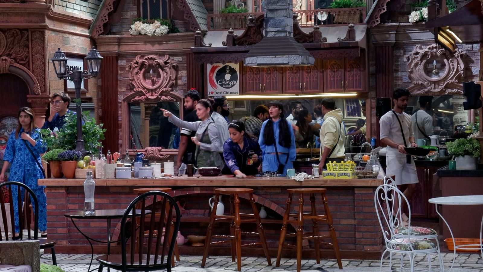 Bigg Boss housemates fight over utensils