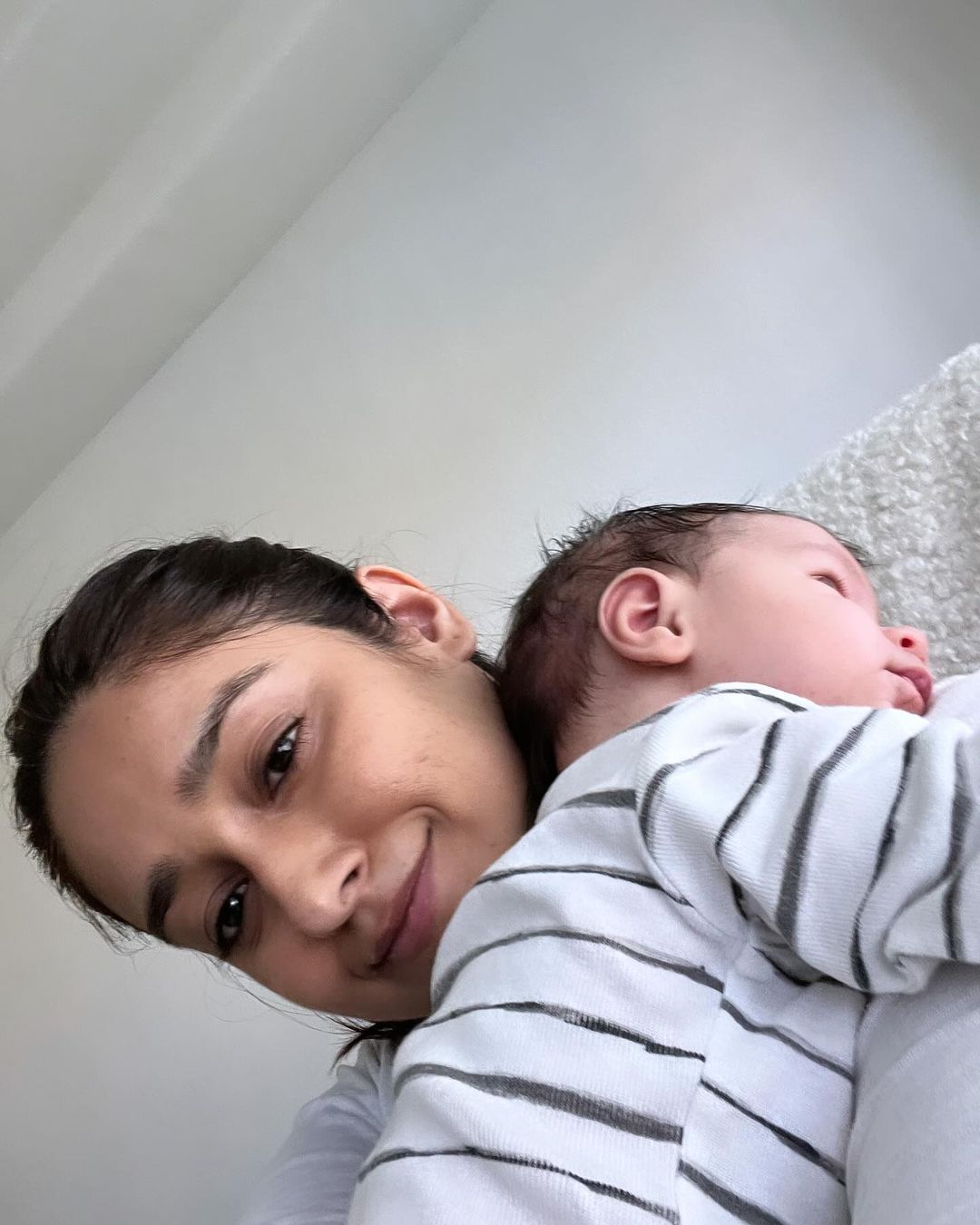 Ileana-DCruz-with-her-son