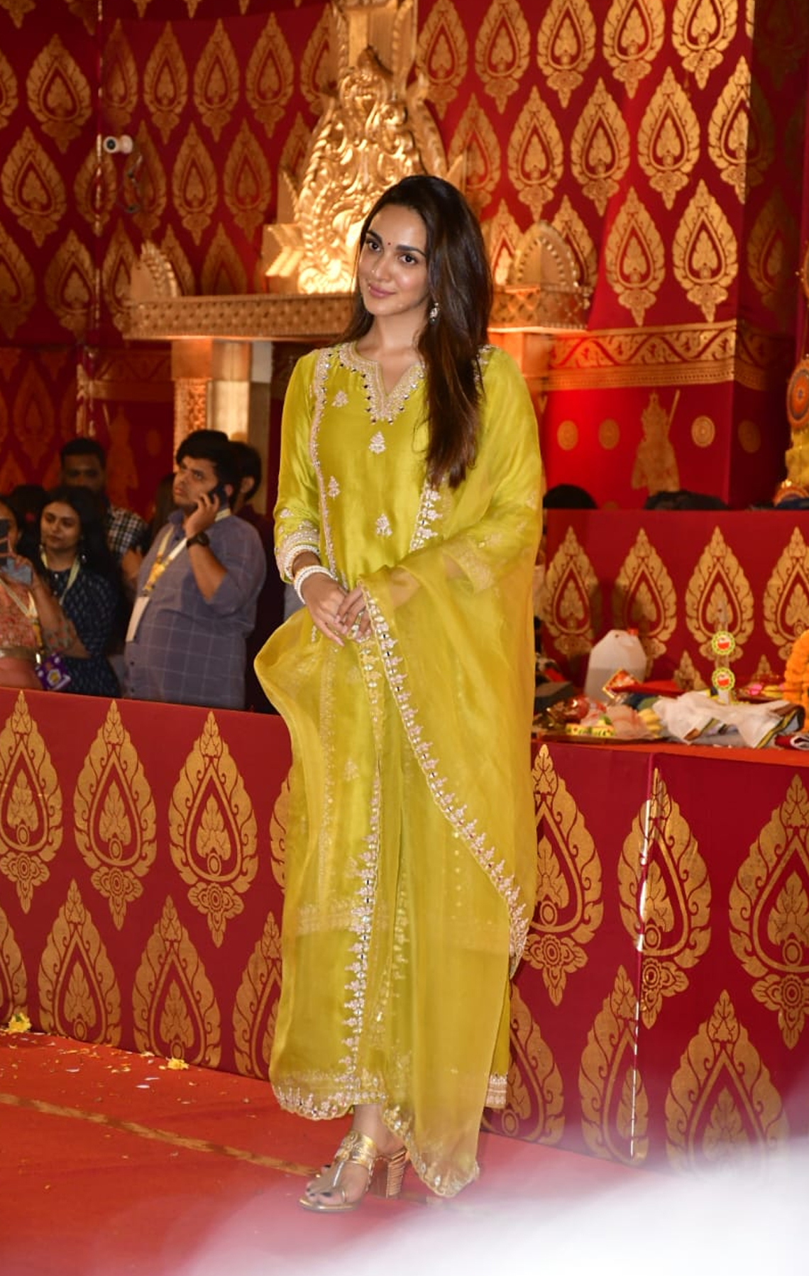 Kiara Advani arrives at Durga Pandal