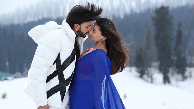 ranveer singh and alia bhatt, rocky aur rani kii prem kahaani,