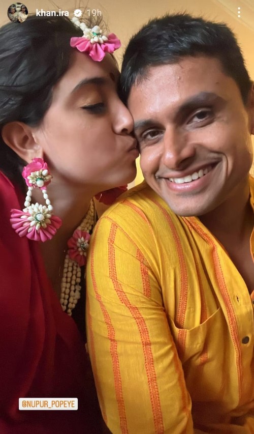Ira Khan plants a sweet kiss on fiance's cheek