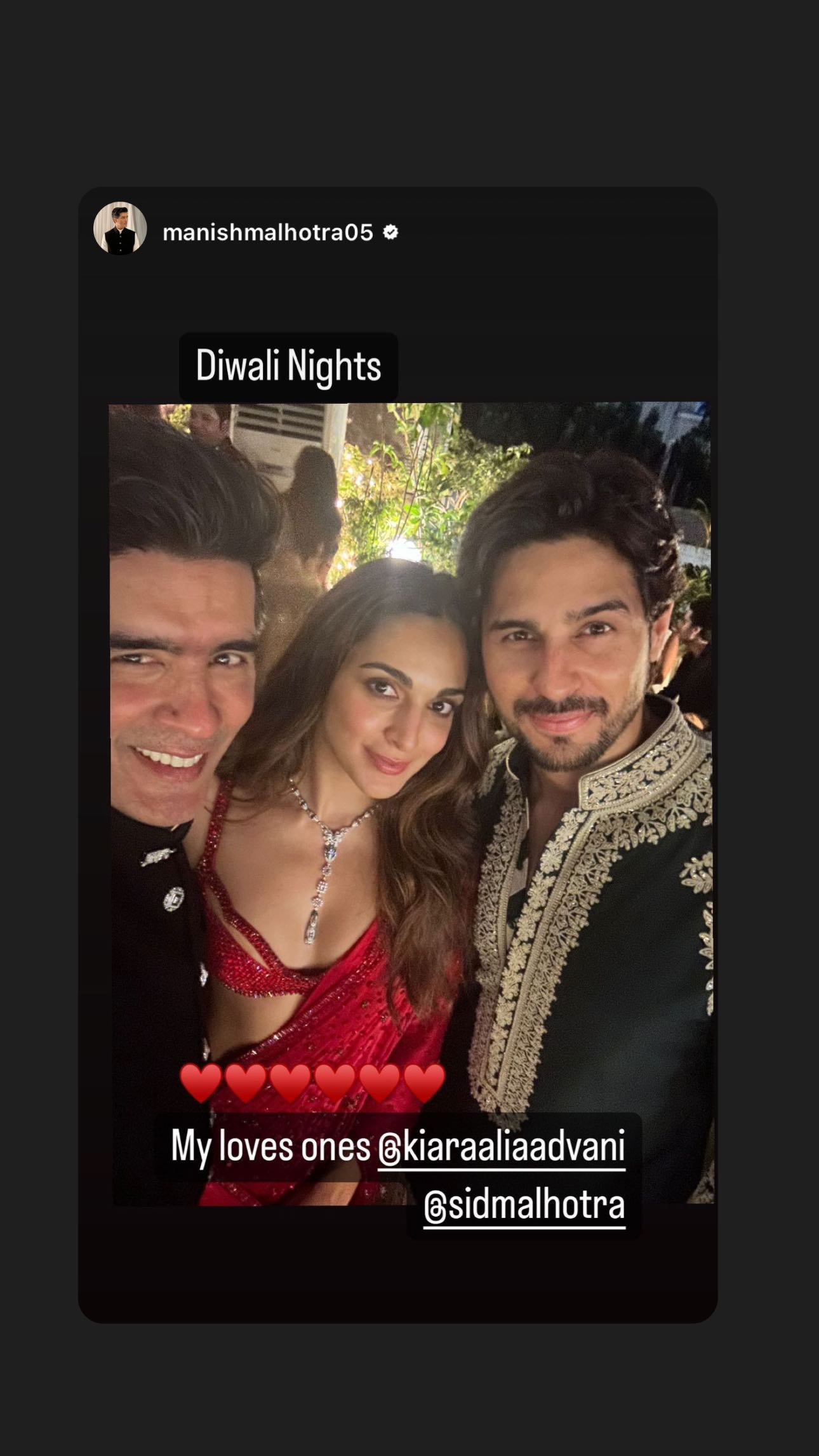 Kiara poses with Sidharth and Manish