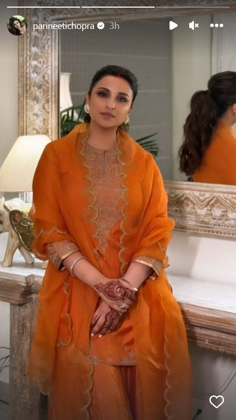 Parineeti-Chopra-looks-pretty-in-a-kurta-sharara-set