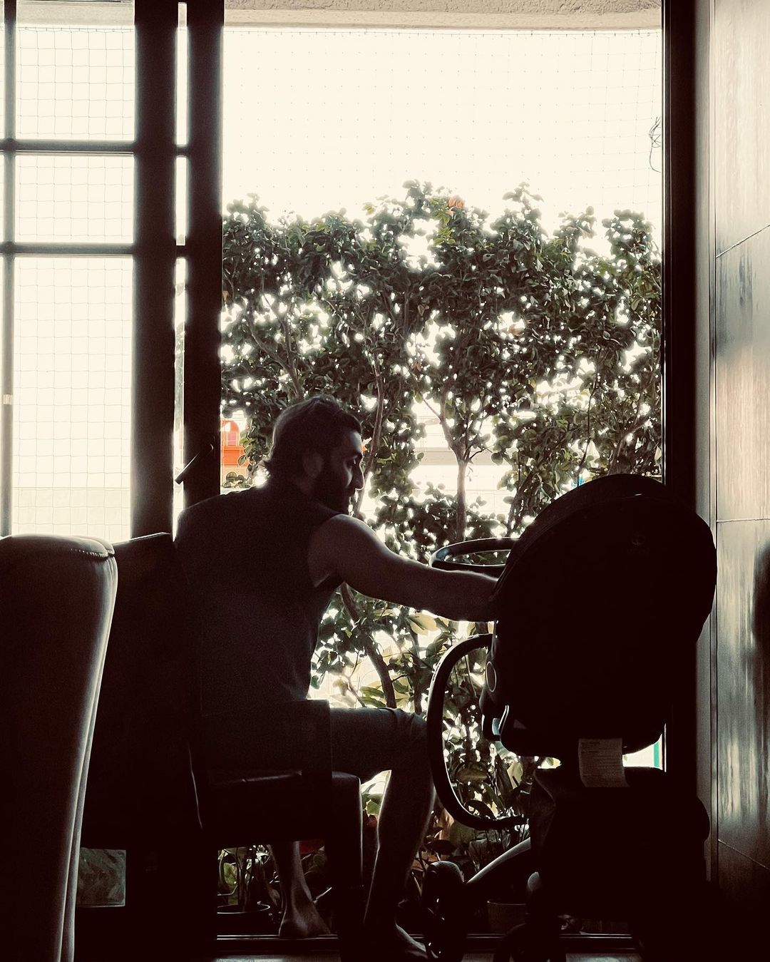 Ranbir Kapoor with daughter Raha