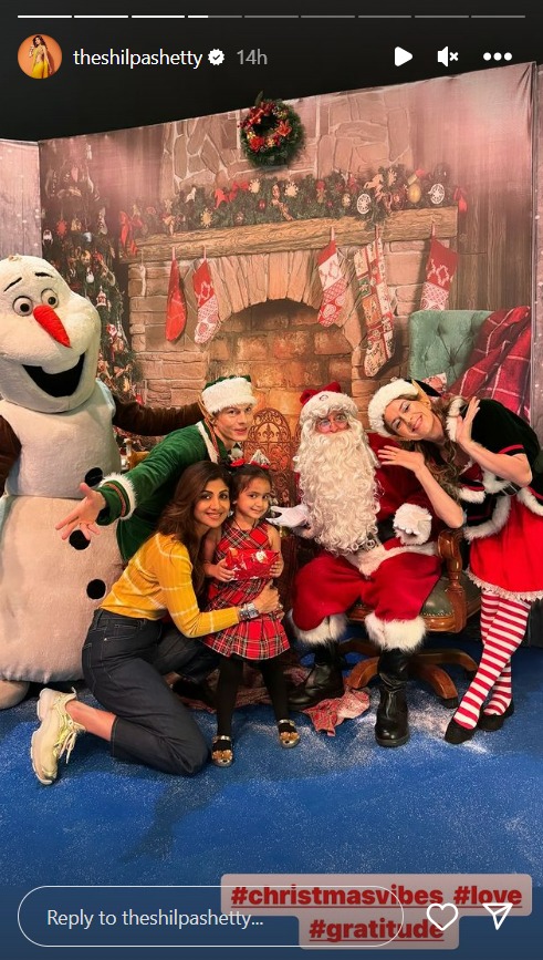 Shilpa Shetty poses with daughter Samisha