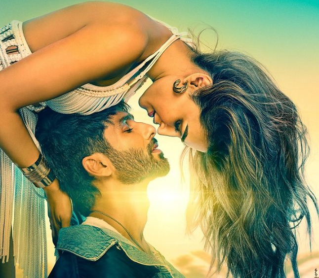 Kriti-Sanon-and-Shahid-Kapoor-in-Teri-Baaton-Mein-Aisa-Uljha-Jiya