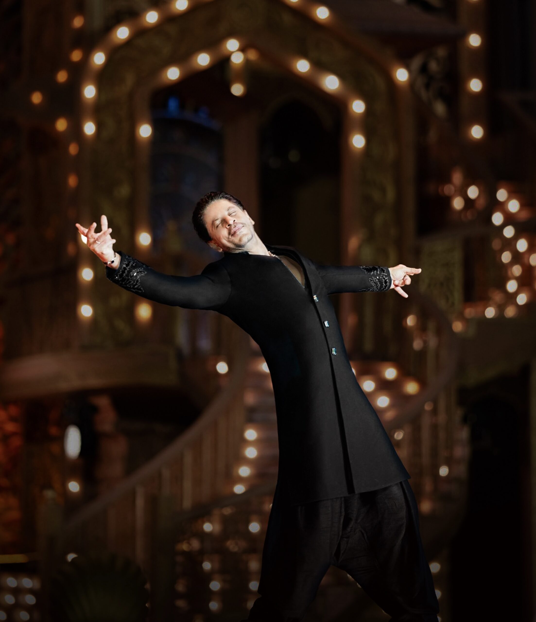 Shah Rukh Khan black dance ensemble