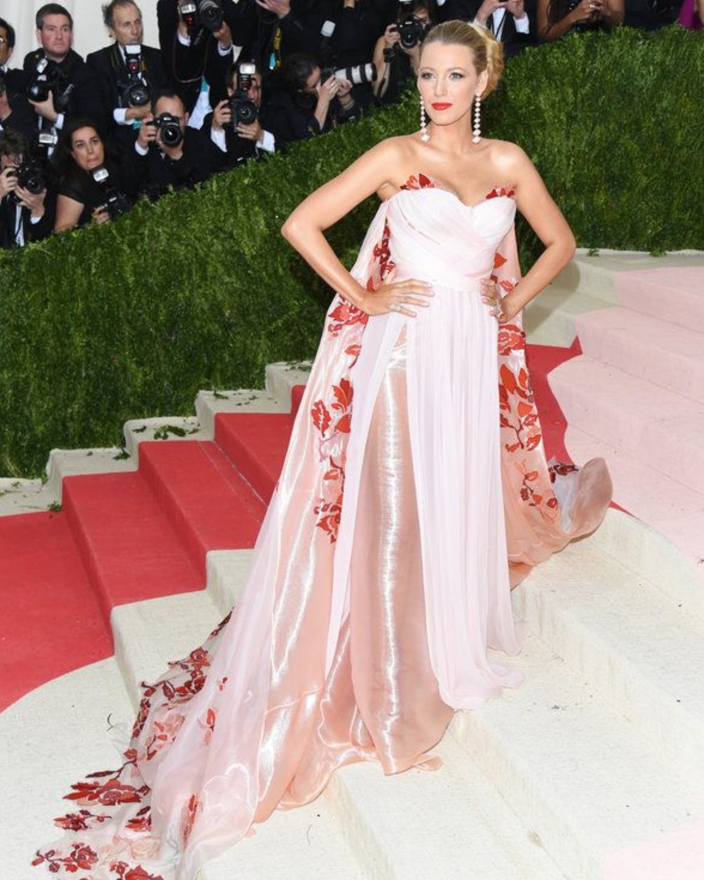 Blake Lively Met Gala 2016 carpet