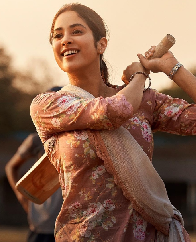 Janhvi Kapoor in a still from Mr & Mrs Mahi